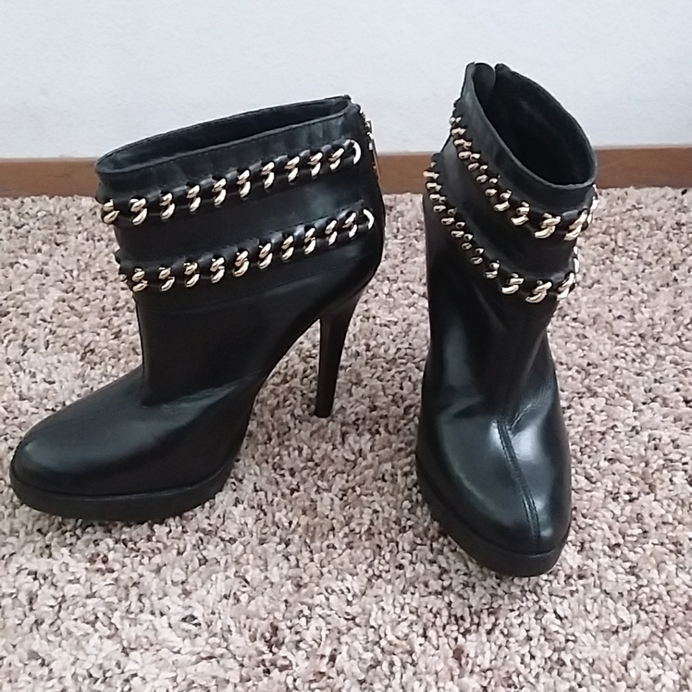Tory Burch Luxury Black-Leather Lysa Chain-at-Top Platform Booties with Dust bag